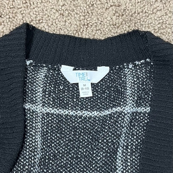Time and Tru Grid Patterned Cardigan - black soot plaid, M - Picture 4 of 8